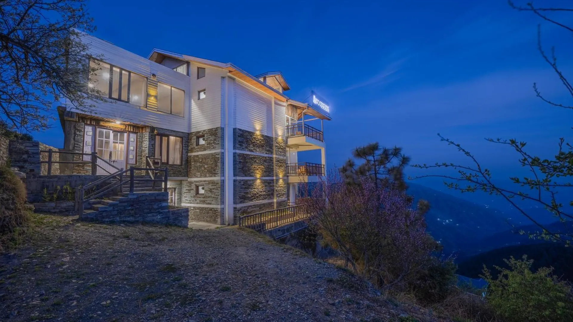 Hotel Wood Winds - A Best Valley View Hotel 심라 인도